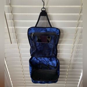 L.L. Bean Blue Floral Hanging Travel Toiletry Bag